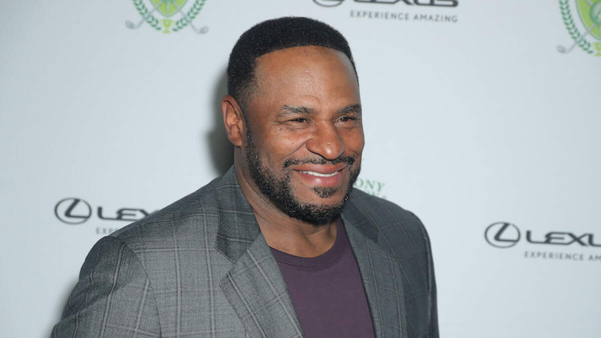 NFL Hall of Famer Jerome Bettis Graduates College: 'A Promise Made