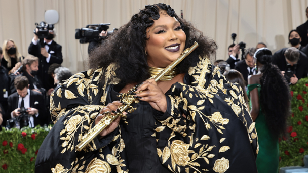 Lizzo Covers Moulin Rouge, Says She Needs To Be In A Musical
