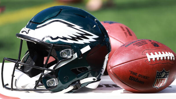 Eagles Sign Pro Bowler From Rival Team