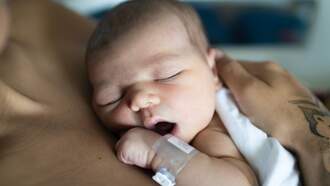 Kentucky Woman Delivers Her Own Baby While Her Kids Wait In The Car