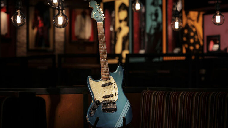 Kurt Cobain Memorabilia To Go Up For Auction