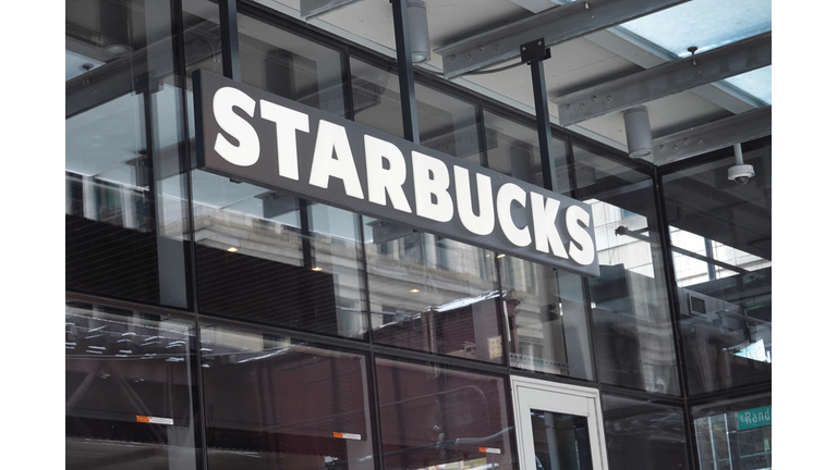 Starbucks Workers At A Chicago Location Begin Unionization Attempt