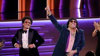 Bruno Mars Pulled A Hilarious Prank On Anderson .Paak During Their Show