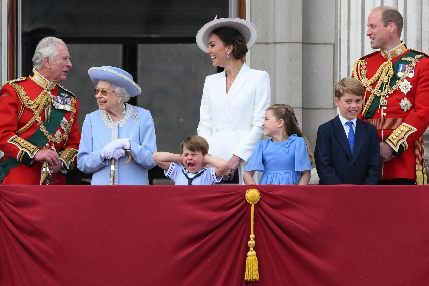 TOPSHOT-BRITAIN-ROYALS-QUEEN-JUBILEE