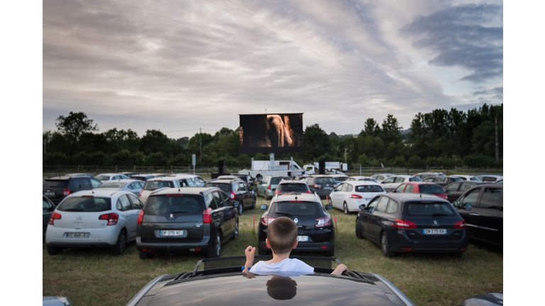 TOPSHOT-FRANCE-VIRUS-HEALTH-CINEMA-CULTURE