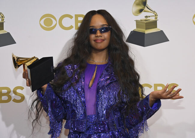 64th Annual GRAMMY Awards - Winners Photo Room