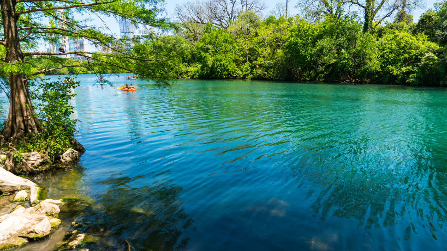 woman-gets-rash-from-swimming-in-texas-lake-here-s-how-to-protect