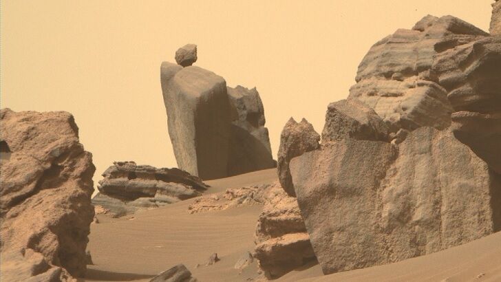 Oddly Balanced Rock Spotted on Mars