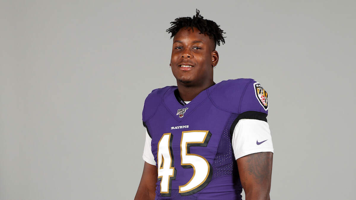 Ravens to honor Jaylon Ferguson, Tony Siragusa with helmet sticker