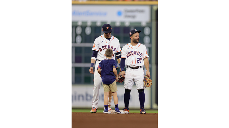 Cutest thing ever': Boy's base-stealing effort at Astros game