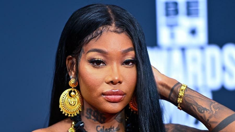 Summer Walker Bares It All In JawDropping Look At 2022 BET Awards iHeart