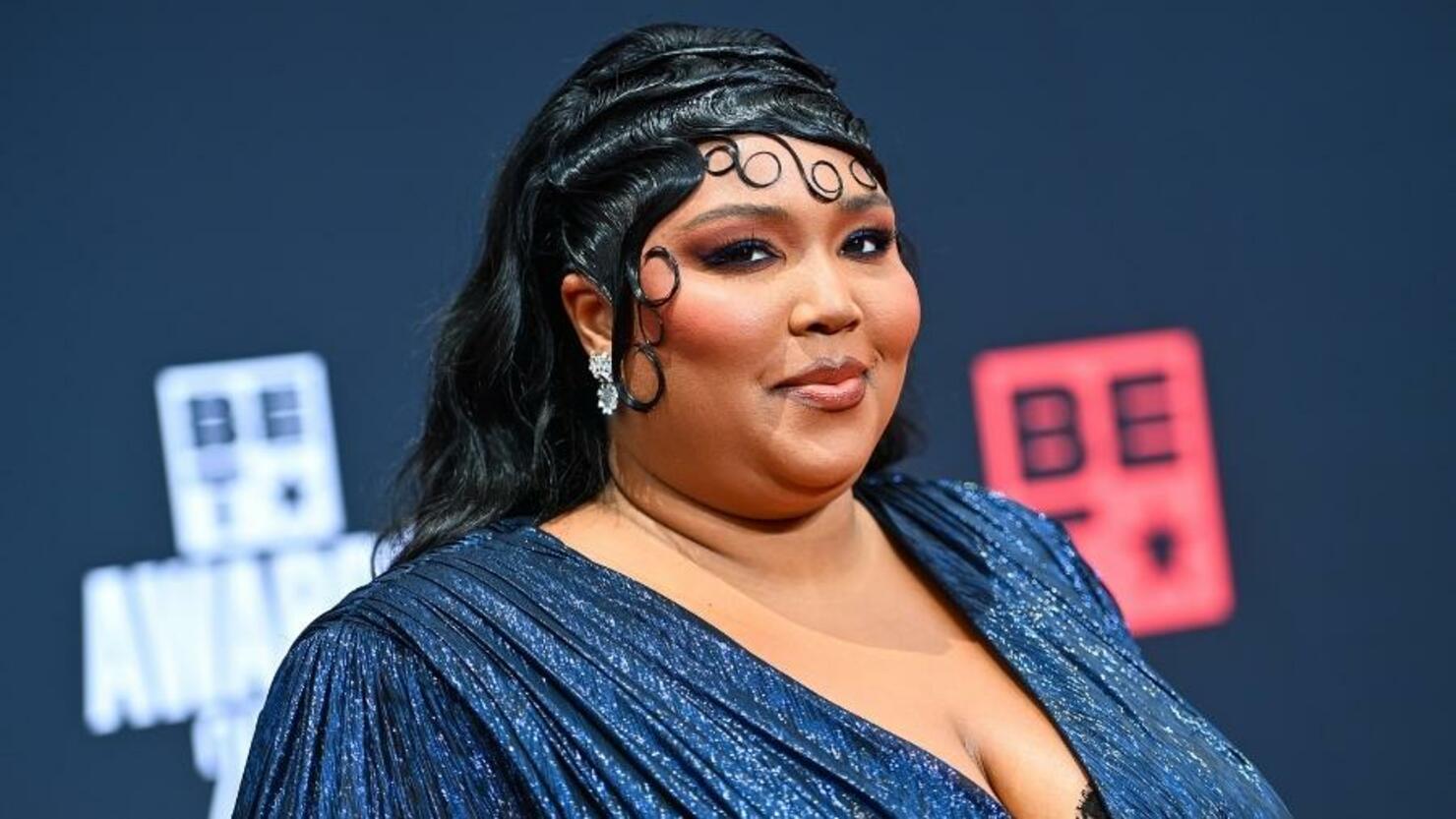 Lizzo Channels Her Inner Emo Kid While Getting Ready For 2022 BET