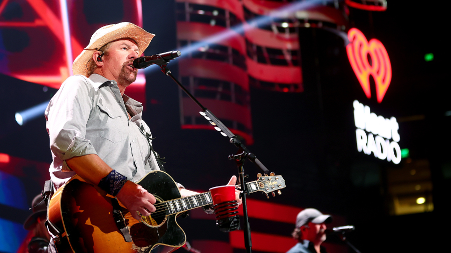 Toby Keith Calls Out 'Imposter Profiles' On Social Media | iHeart