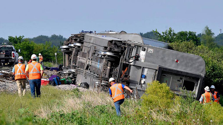 US-NEWS-MO-TRAINCRASH-KC