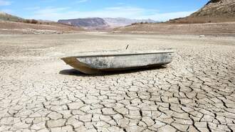 Dwindling Lake Mead Reveals 'Boat Graveyard'