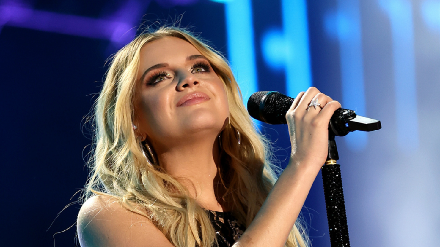 'Hold On To Your Boots': Kelsea Ballerini Reflects On Cowboy-Like Love ...