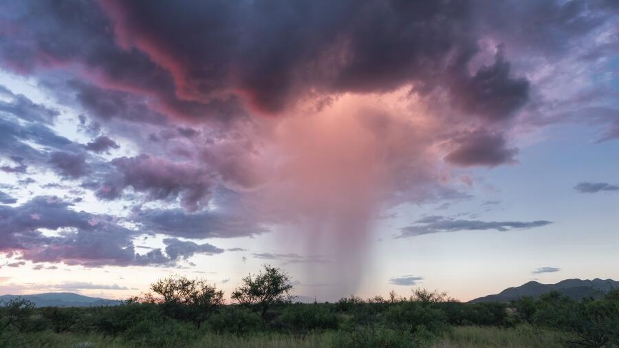 Mesmerizing Footage Shows Monsoon Moving Through Arizona IHeart   62d6d90e0809a19c170bd0ac