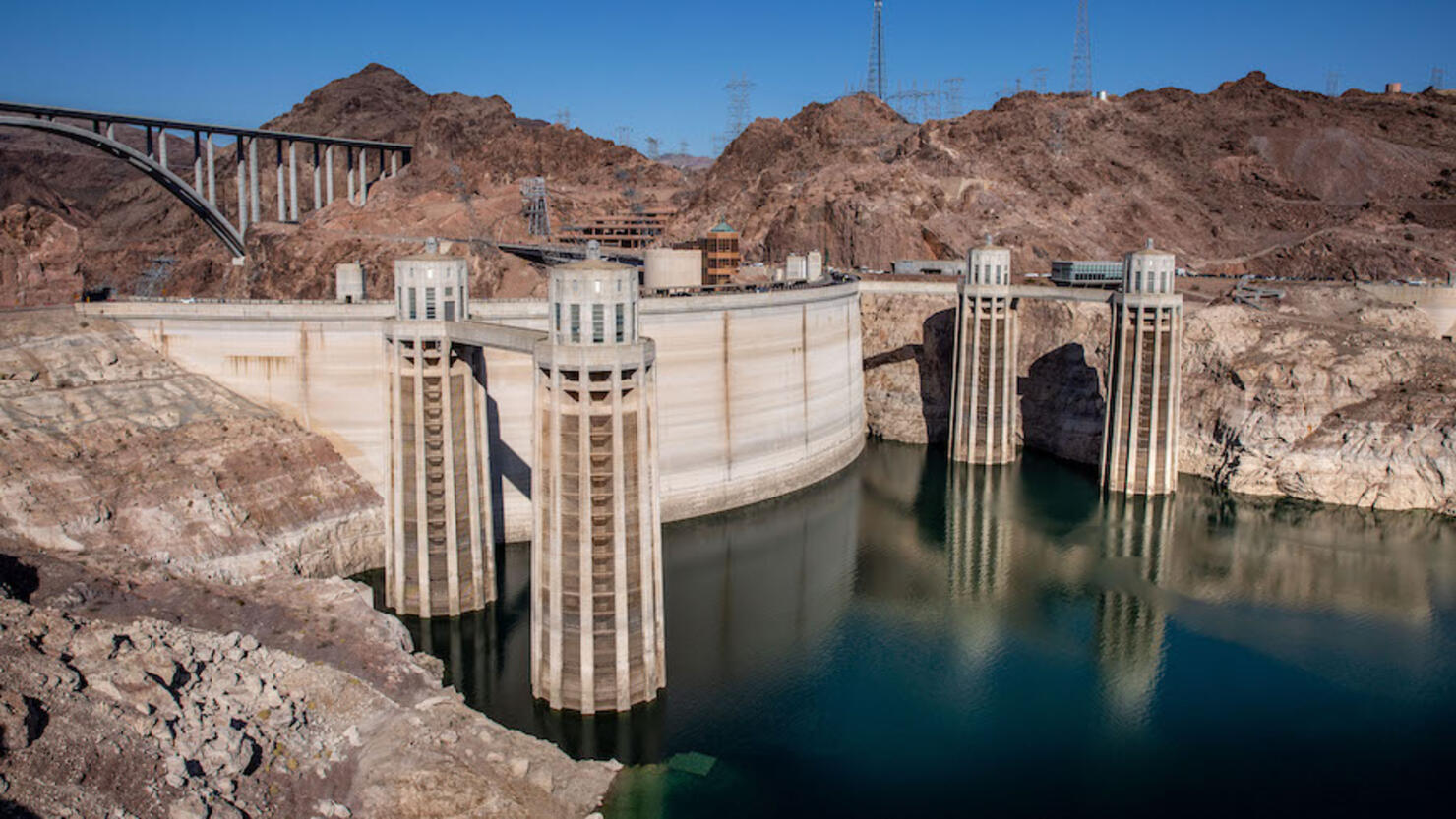 Lake Mead Water Level Continues to Drop