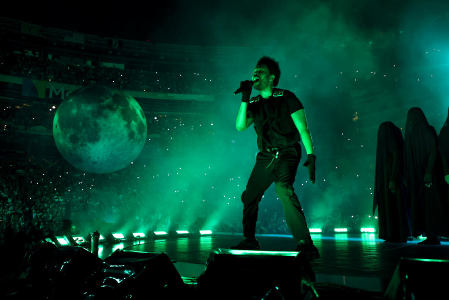 Man fatally falls from escalator at Lincoln Financial Field during The  Weeknd concert, police say