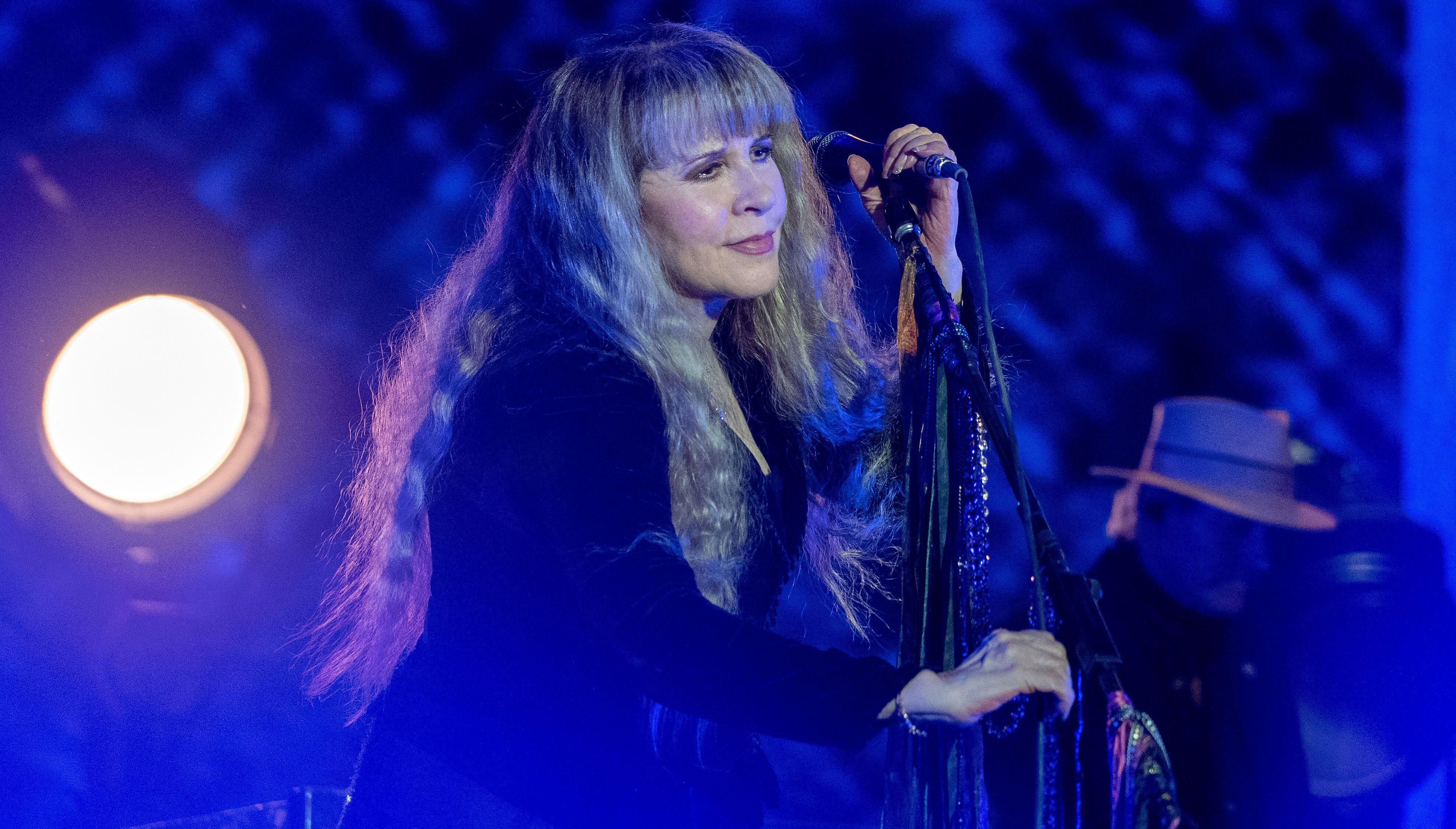 stevie nicks on stage