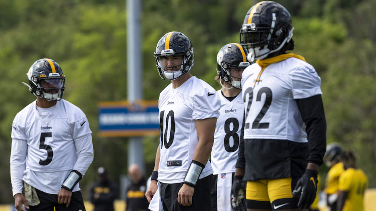 Head coach Mike Tomlin will name Steelers' starting quarterback 'at our  leisure'