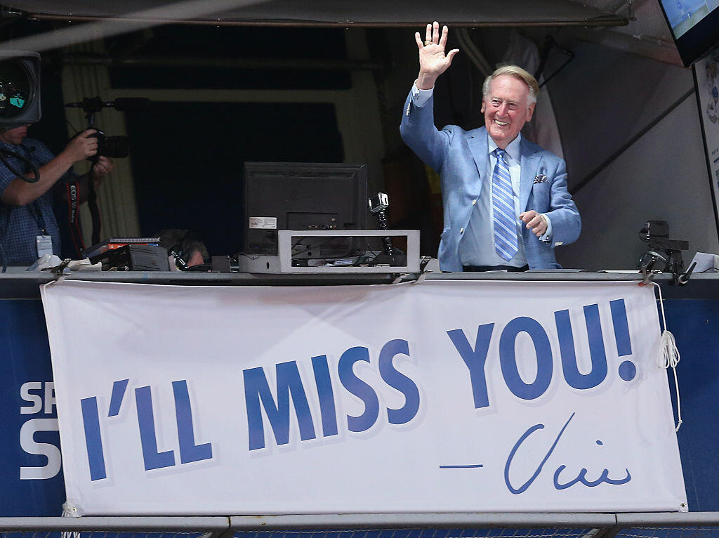 Dodgers to wear commemorative jersey patch to honor Vin Scully