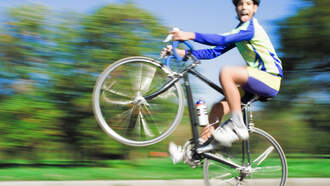 A Cyclist Who Understands Physics Really Well