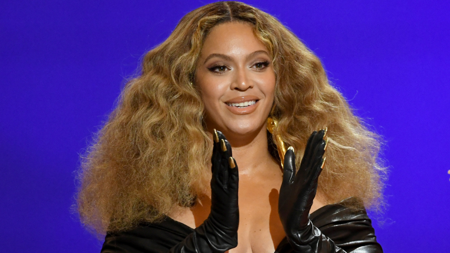 Beyoncé Shares Sweet Message With Fans Following 'Renaissance’ Success ...