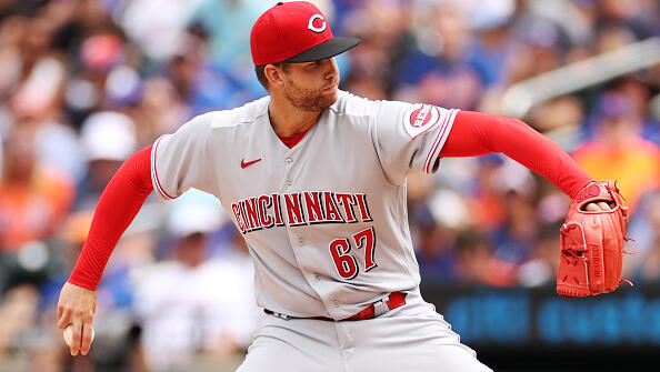 Reds ripped and swept by Mets, 10-2