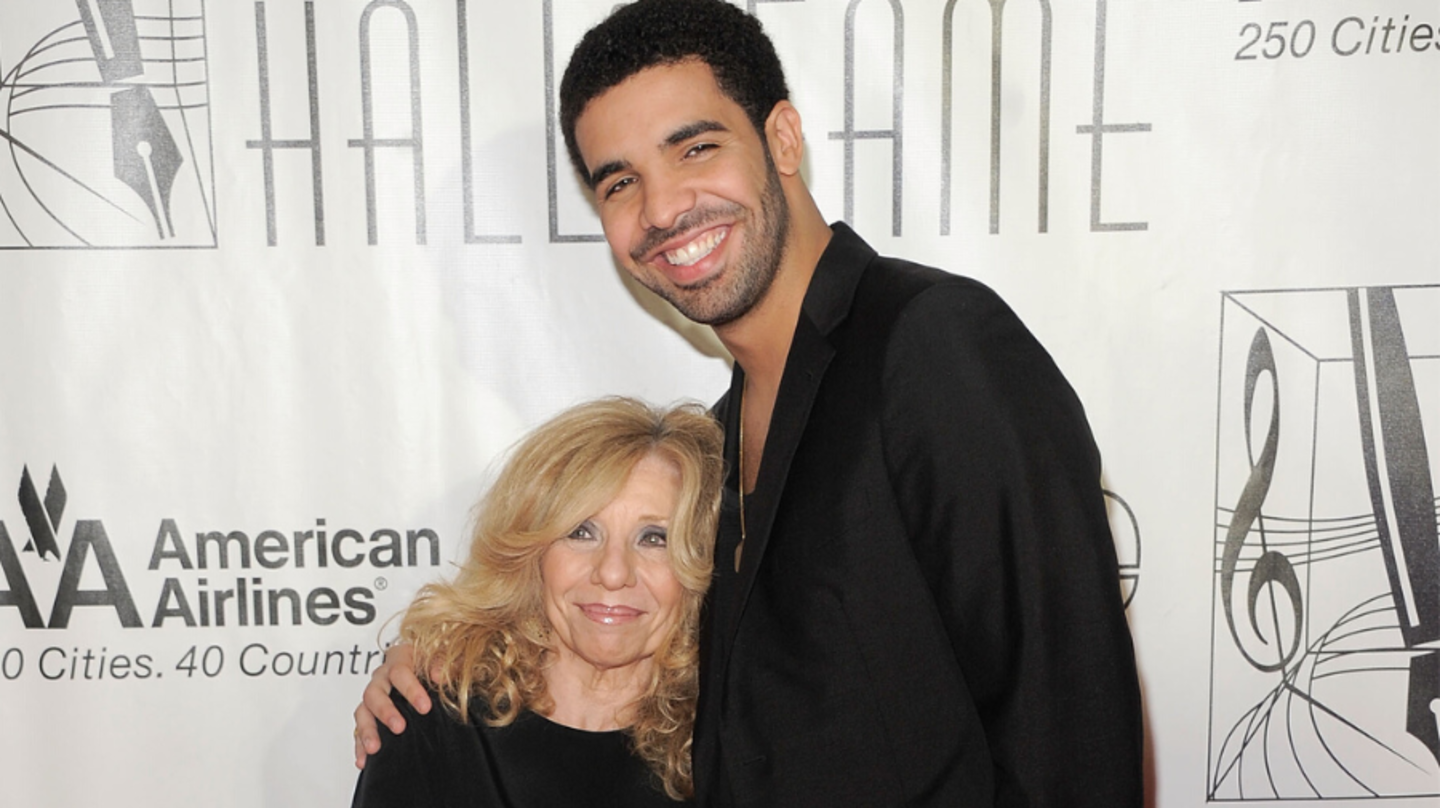 Watch Drake Get First Face Tattoo In Honor Of His Mother 