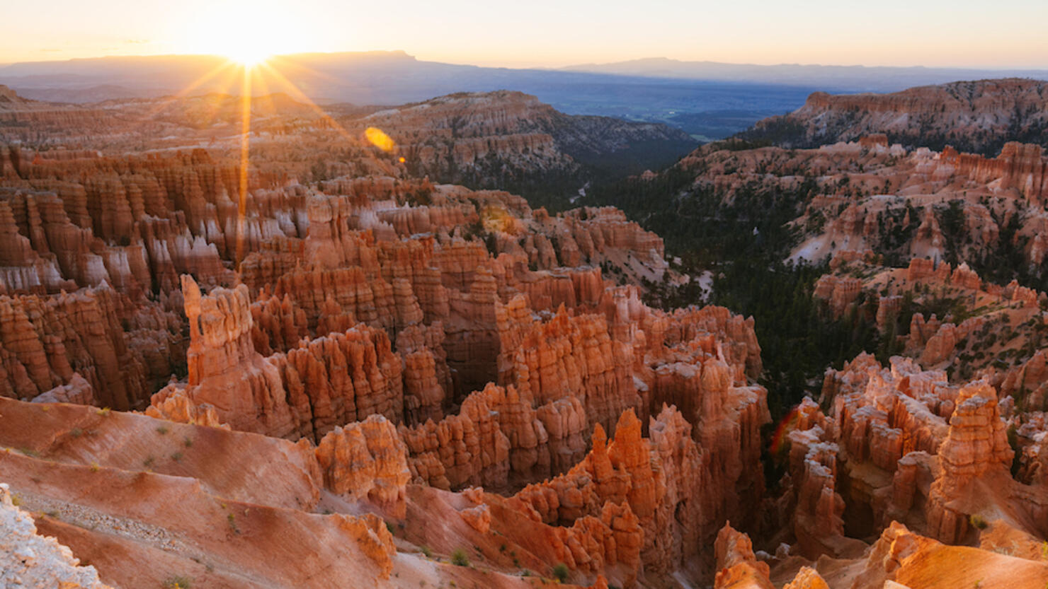 Sunrise over Bryce Canyon National Park, USA