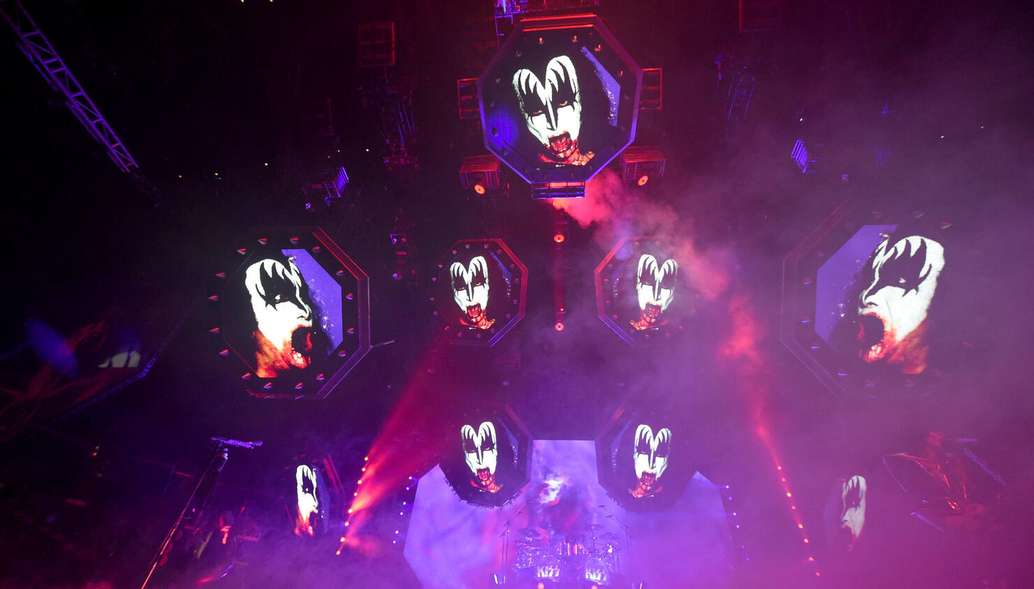 Gene Simmons Has Vision For How KISS Might Endure Beyond Its Farewell ...