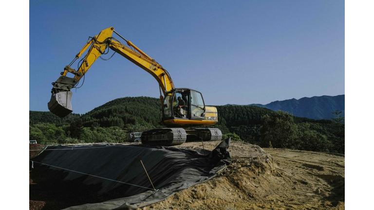 FRANCE-WEATHER-HEAT-ARCHITECTURE-WATER