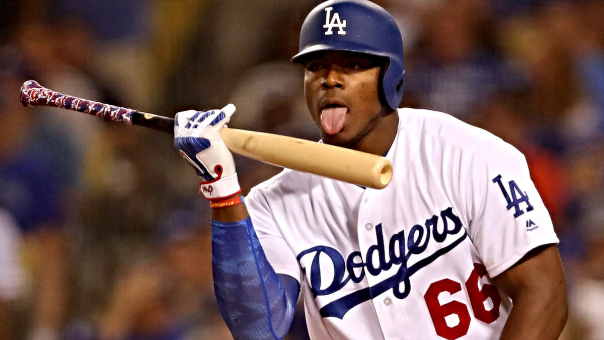 Yasiel Puig takes love of 'Dodger Blue' to whole new level