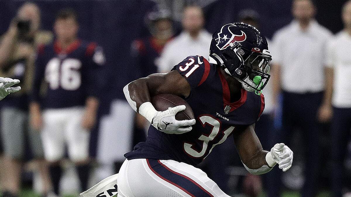 Texans make it official, name Dameon Pierce RB1