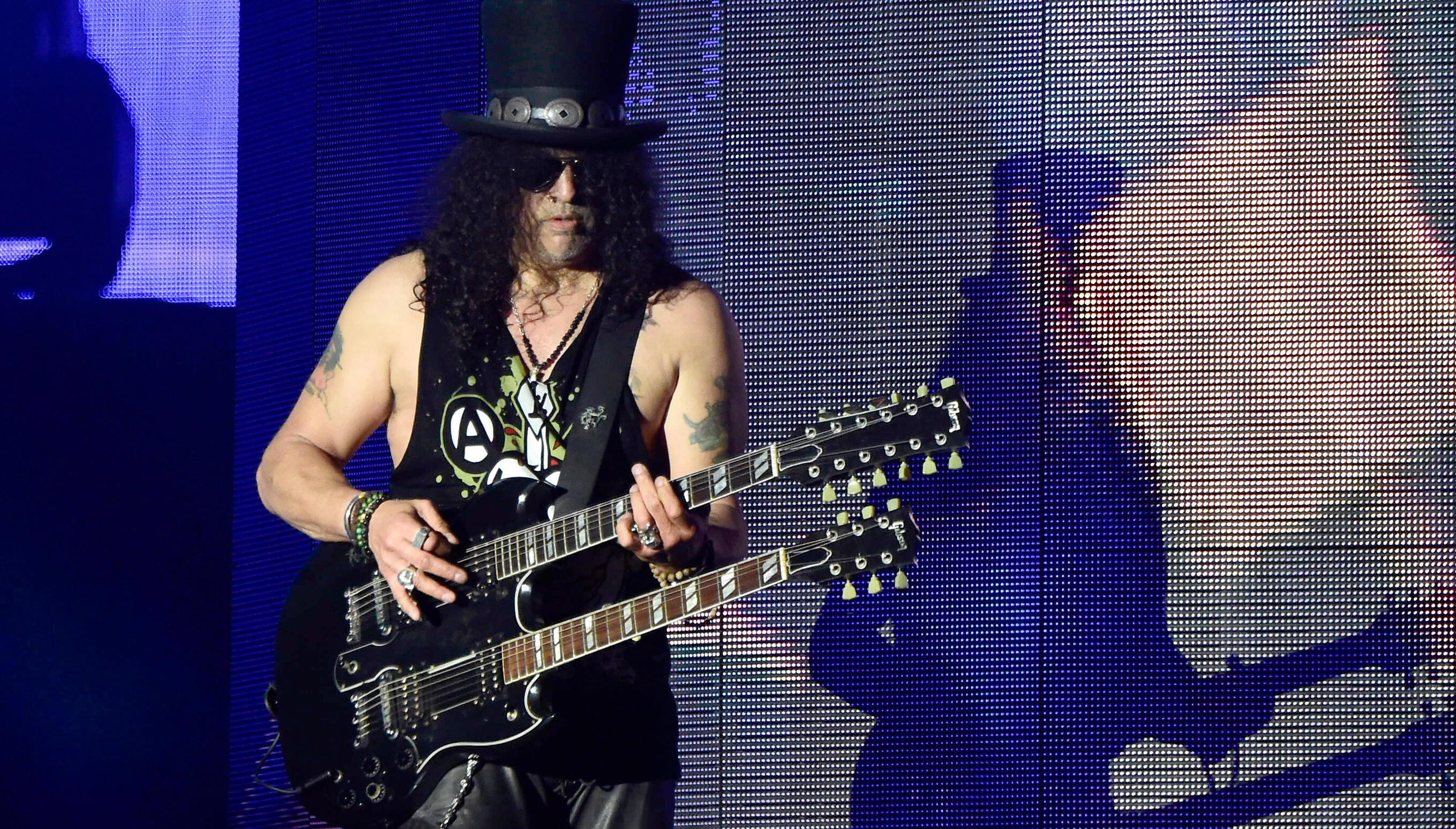 Guns N' Roses guitarist Slash kicks off new Gibson book series 