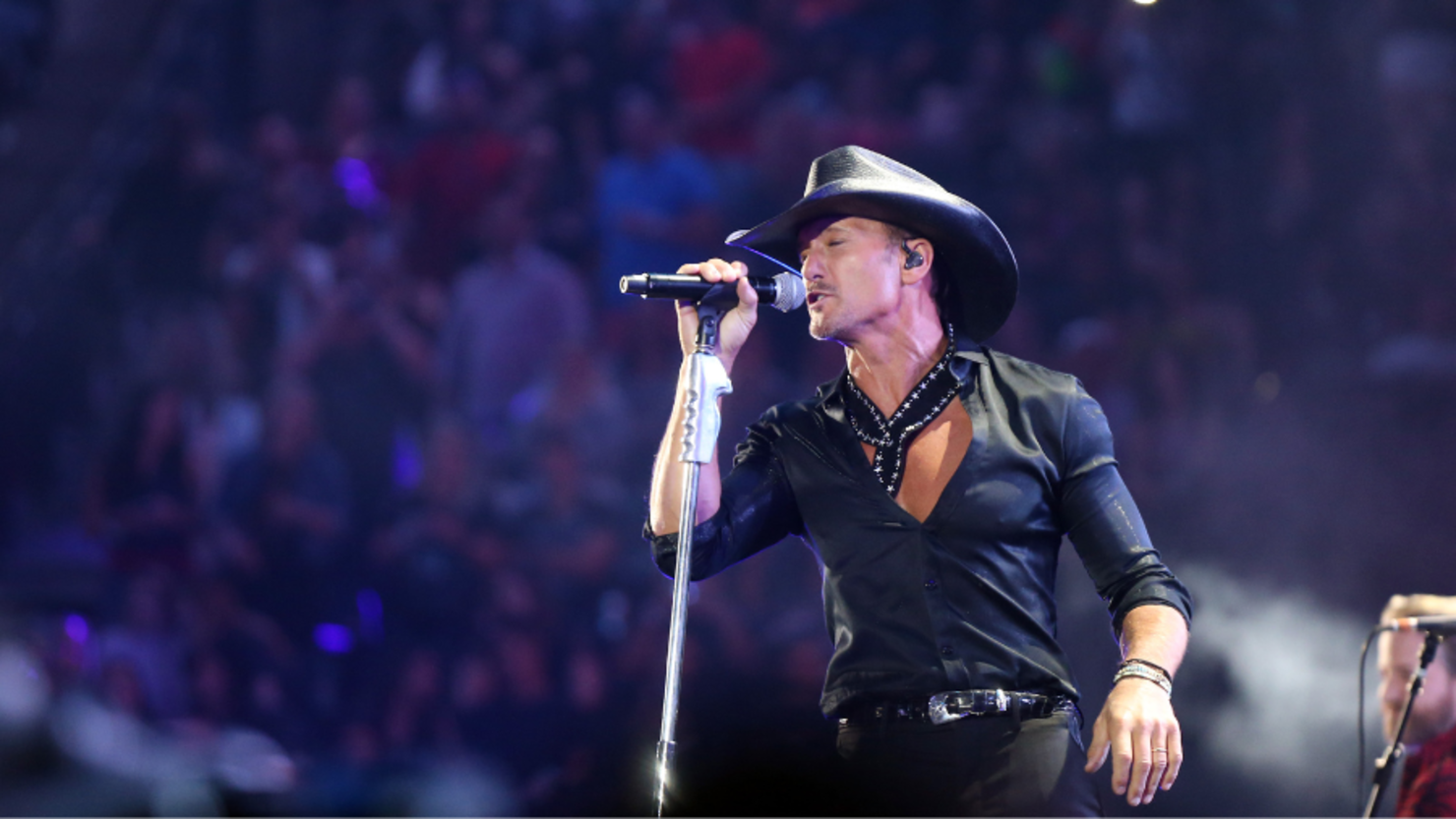 EXCLUSIVE: Tim McGraw Pays Tribute To Late Mets Pitcher Dad Tug