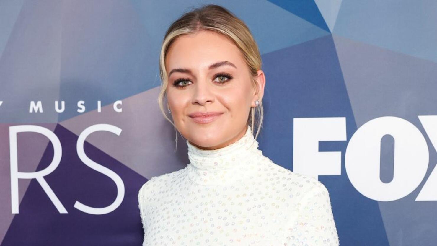 Kelsea Ballerini Shares Emotional Tiktok In Bathtub Amid Divorce Iheart