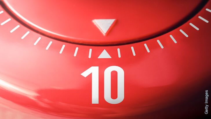 Midwestern Spiritual Seekers Try 'Speed Dating' with Psychics