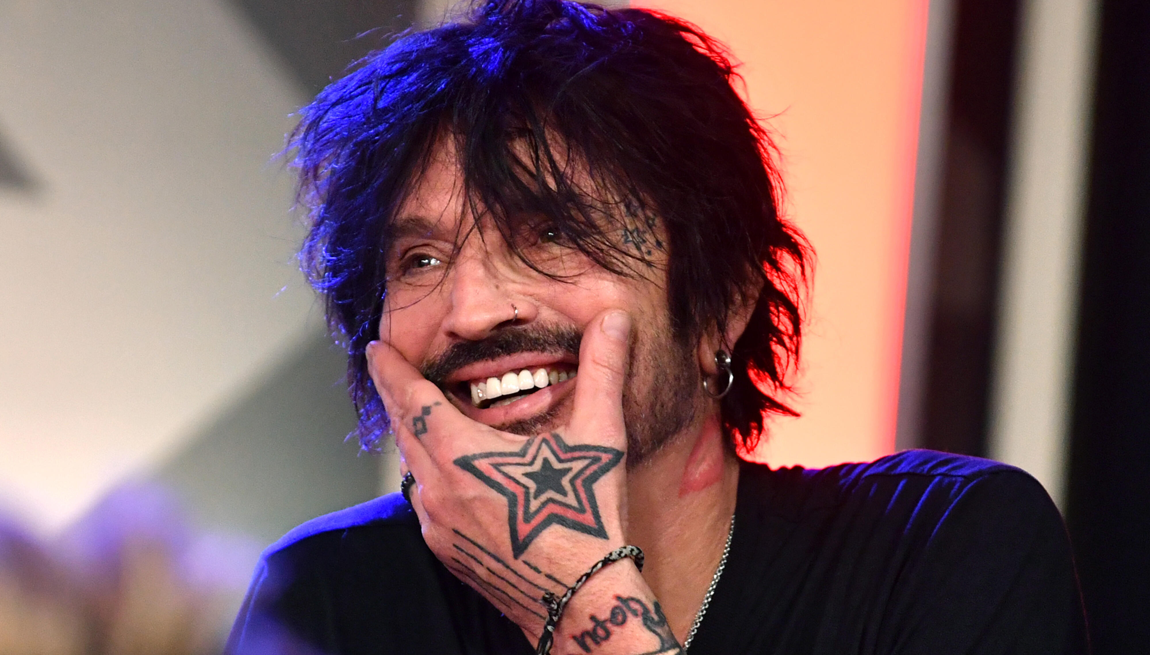 Dick lee. Томми ли. Томми ли Motley Crue. Mötley Crüe Томми ли. Tommy Lee Motley Crue.