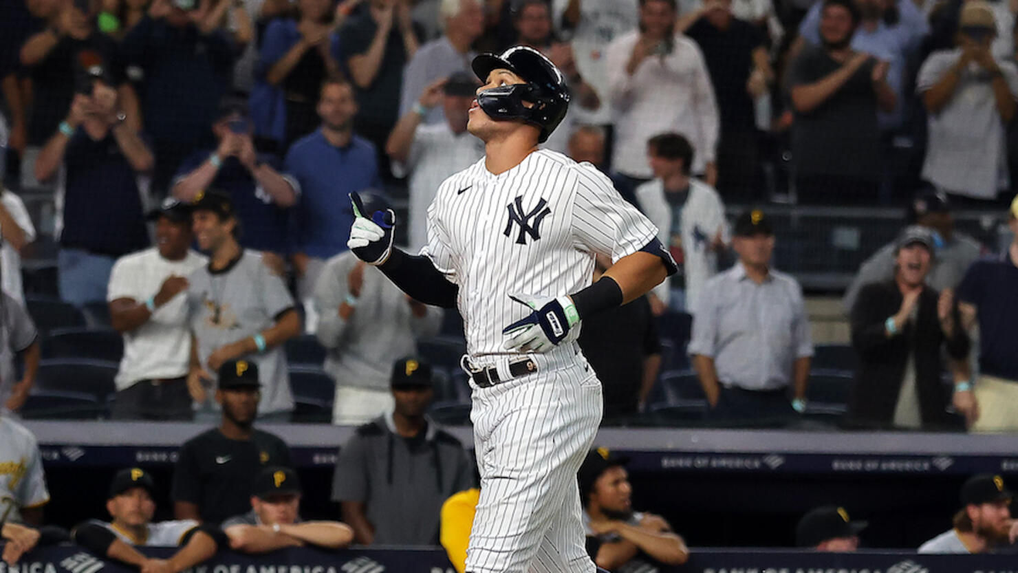 Number 60!!! Aaron Judge's 60th of the year ties Babe Ruth for 2nd most in  Yankees history! 