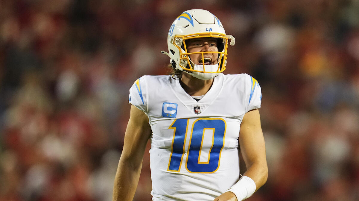 Justin Herbert agrees to landmark extension with Chargers