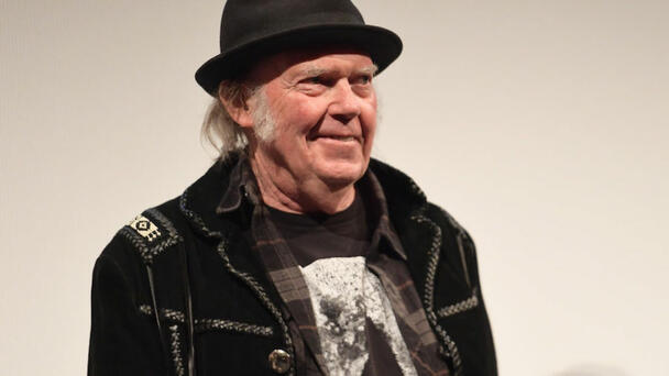 Neil Young Slyly Slams Beck's 'Old Man' Cover Being Used In NFL Commercial