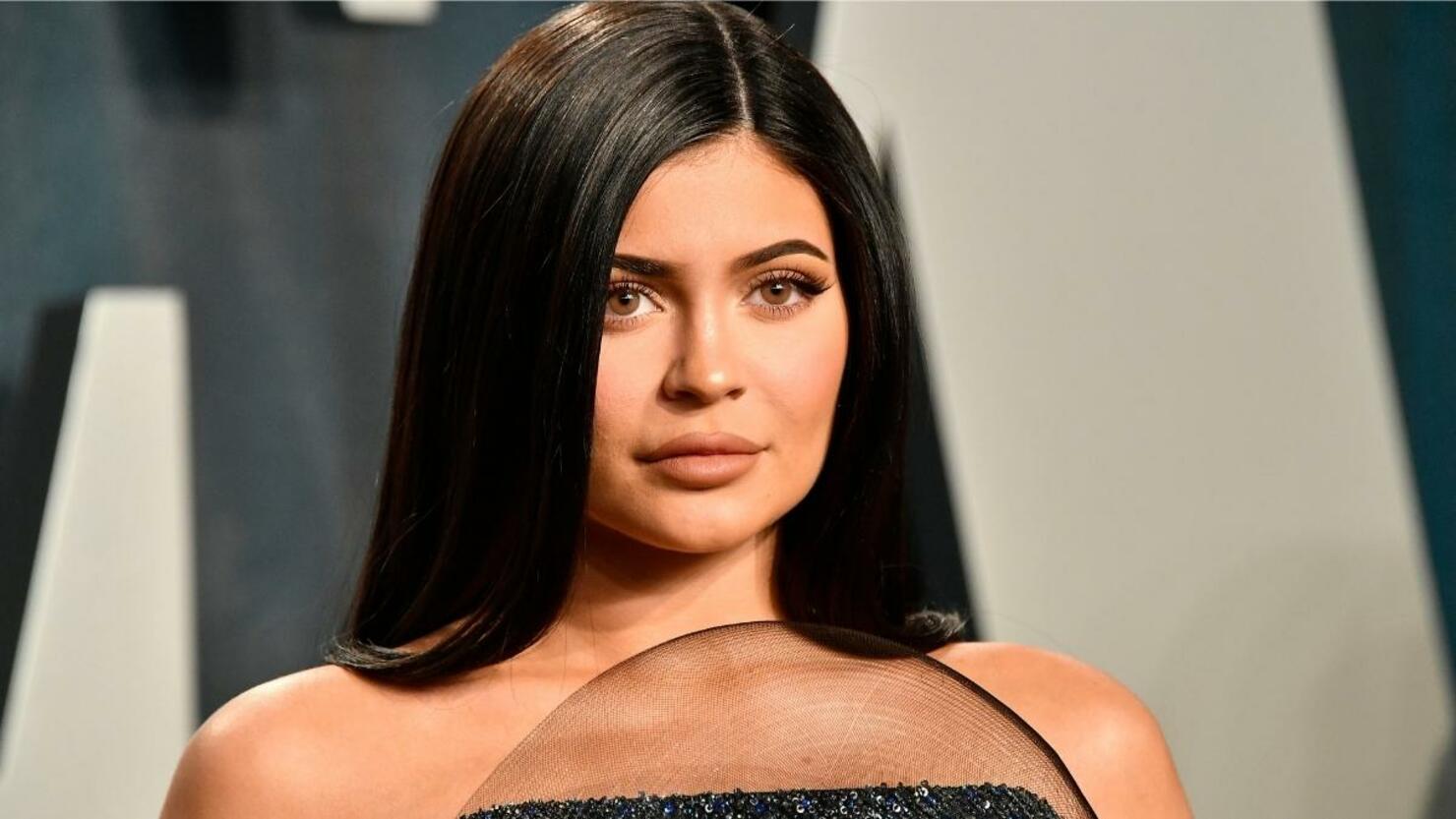 Kylie Jenner's Plunging Blue Velvet Dress: Paris Fashion Week