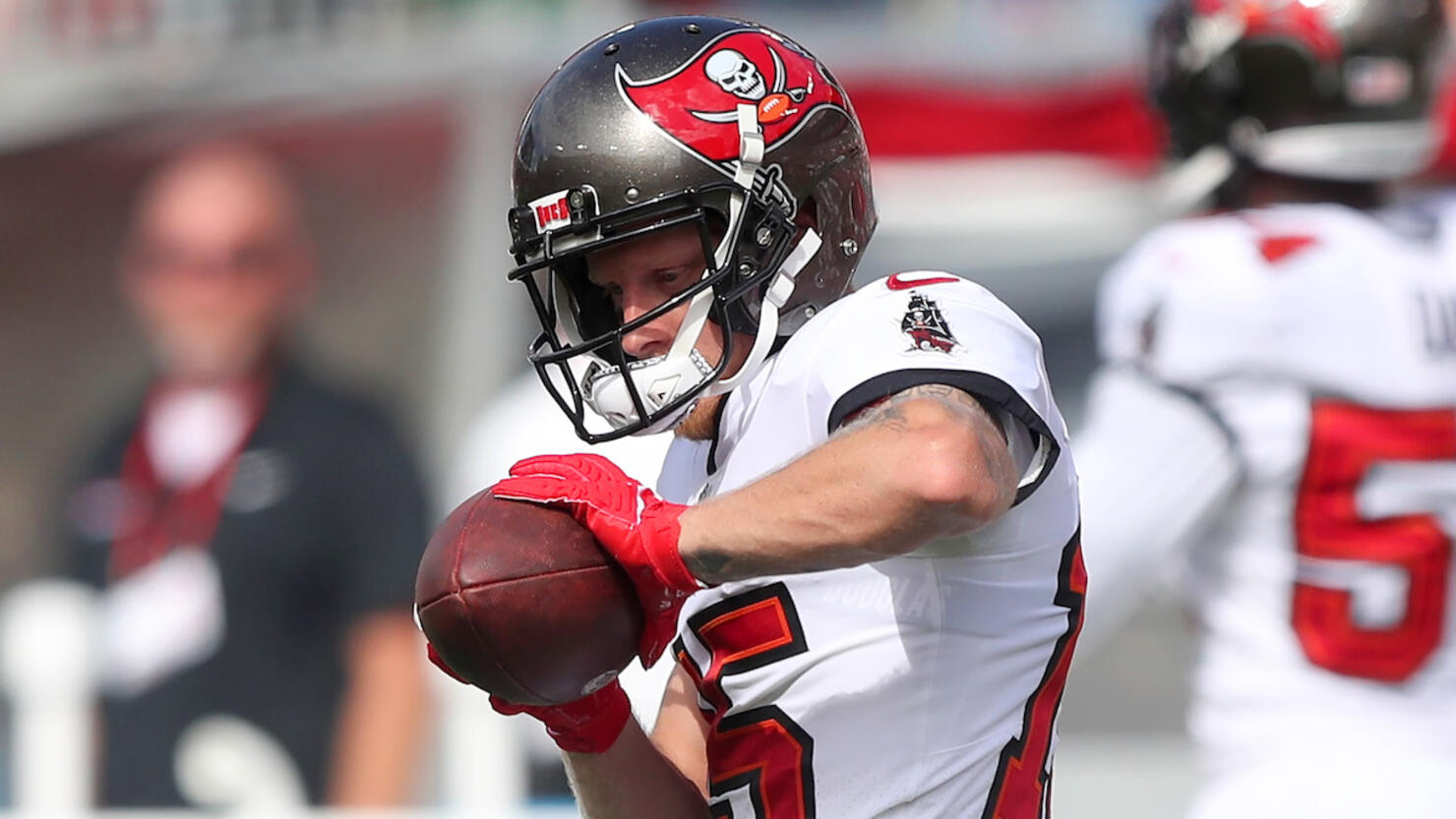 Bucs' wide receiver Cole Beasley to retire 2 weeks after joining