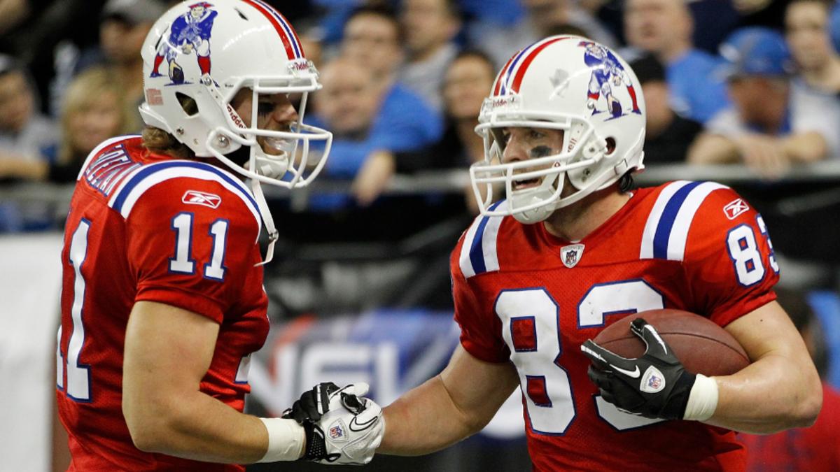 Patriots Wearing Retro Jerseys, Pat The Patriot In Game Against Lions ...