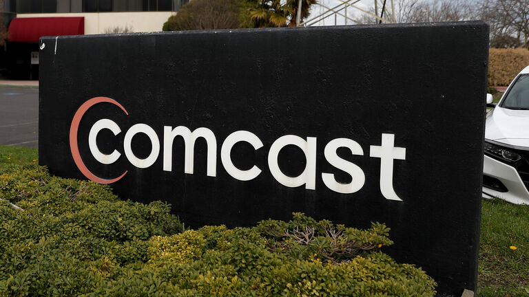 Comcast Profits Rise 26 Percent In Fourth Quarter