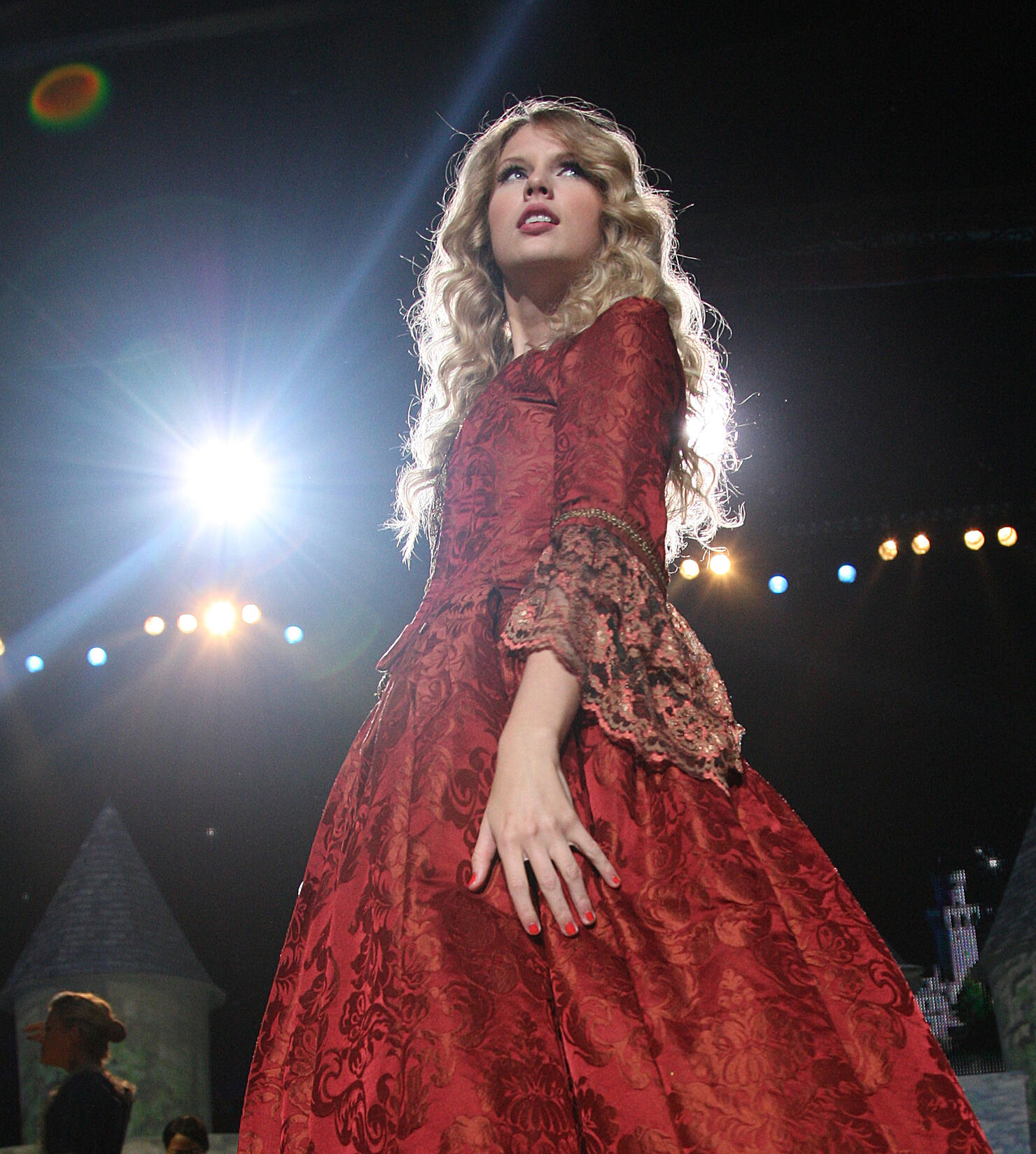 Taylor Swift "Fearless Tour" At Madison Square Garden - "Love Story" Act