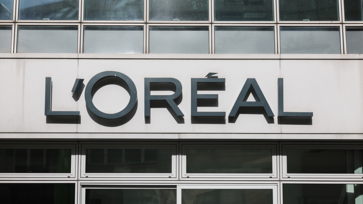Black Woman Claims L’Oréal's Hair Straighteners Caused Her Cancer