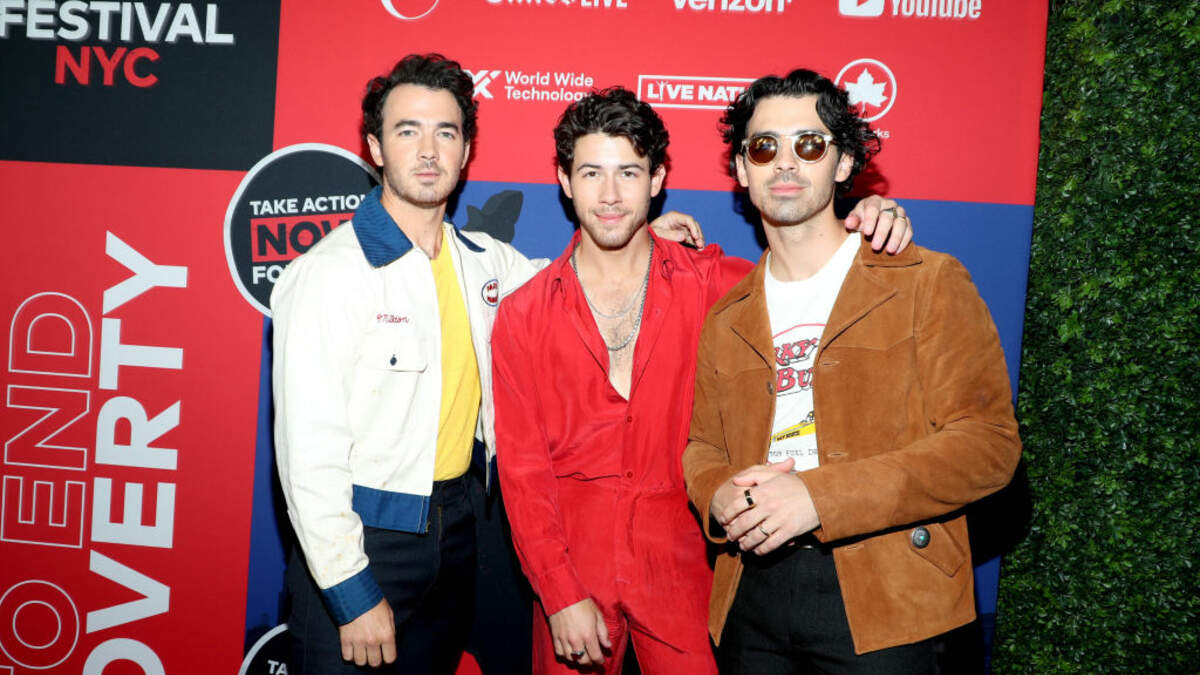 Jonas Brothers To Perform Live at Cowboys Thanksgiving Day Game Halftime  Show